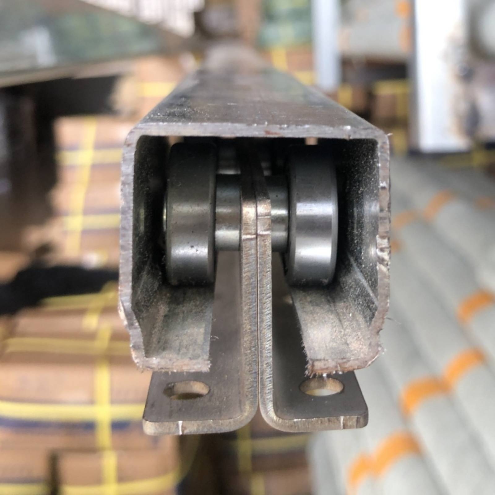 Sliding Door Pulley Overhead R - Furniture Hardware Bolts 评论和价格